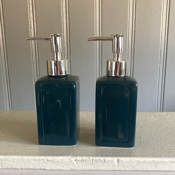 NWT- 2- Beautiful Blue Ceramic Square Hand Soap Pump Dispensers-w/ Chrome Pumps - Picture 11 of 17